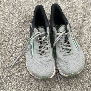 Altra Torin Women's Size 10.5 Gray and and Mint Running Shoes